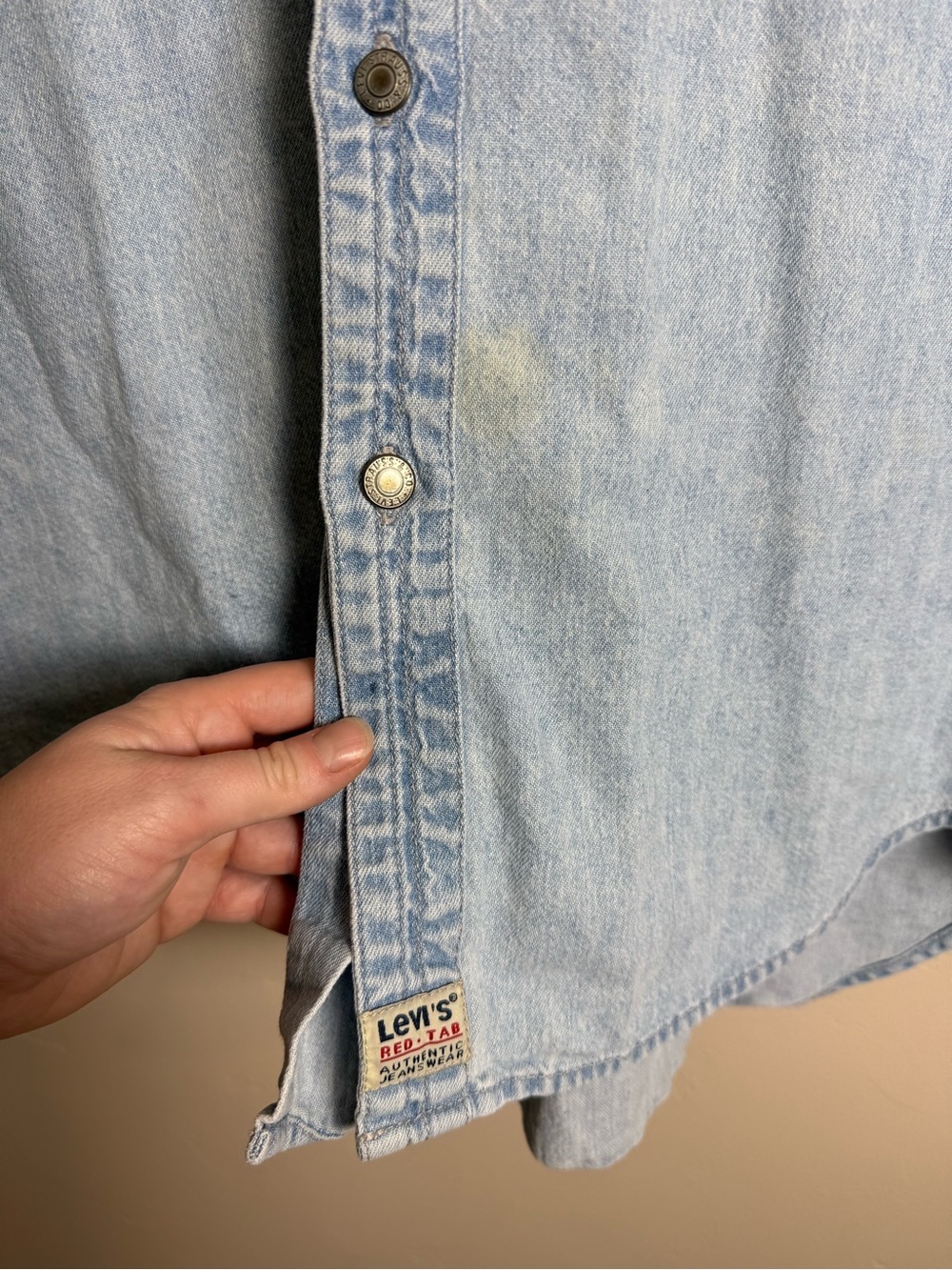 Vintage Levi's Red Tab Light Wash Denim Button-Up Shirt - Picture 5 of 6